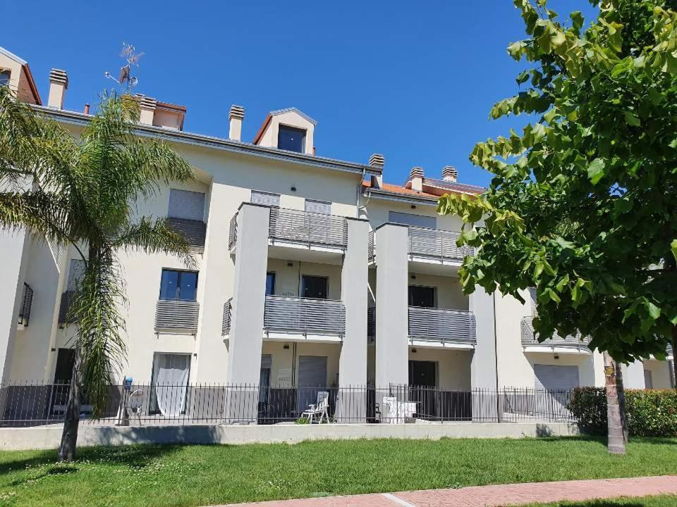 Casa Di Clara Apartamento San Bartolomeo Al Mare Exterior foto